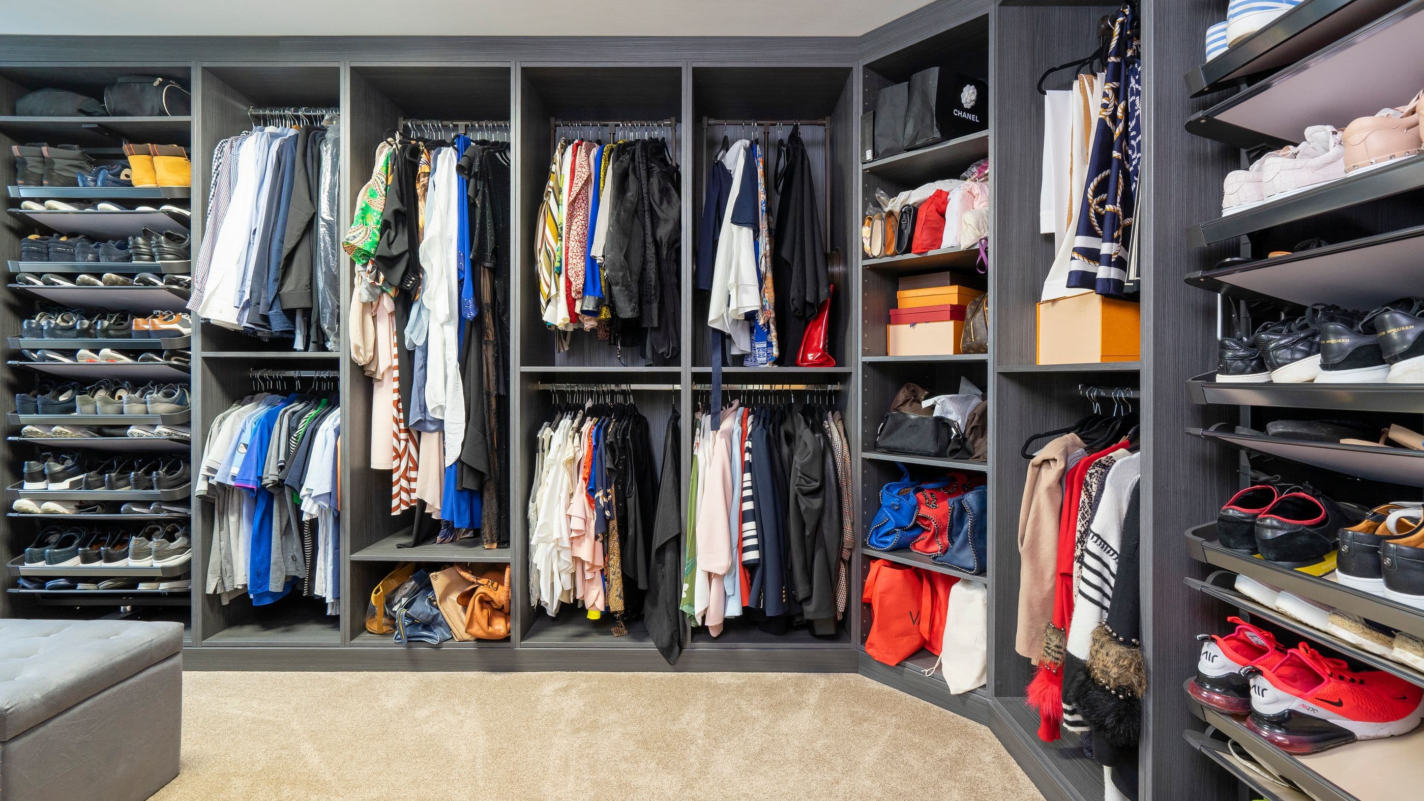 Another view of this fantastic wardrobe with lots of shelving and hanging rails.