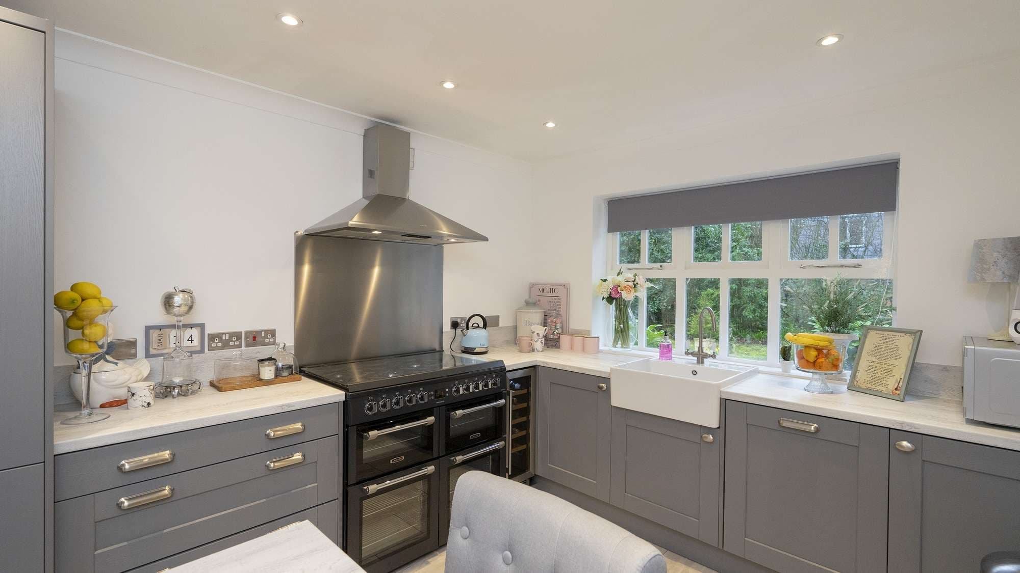 Alternative angle of the cooking area.
