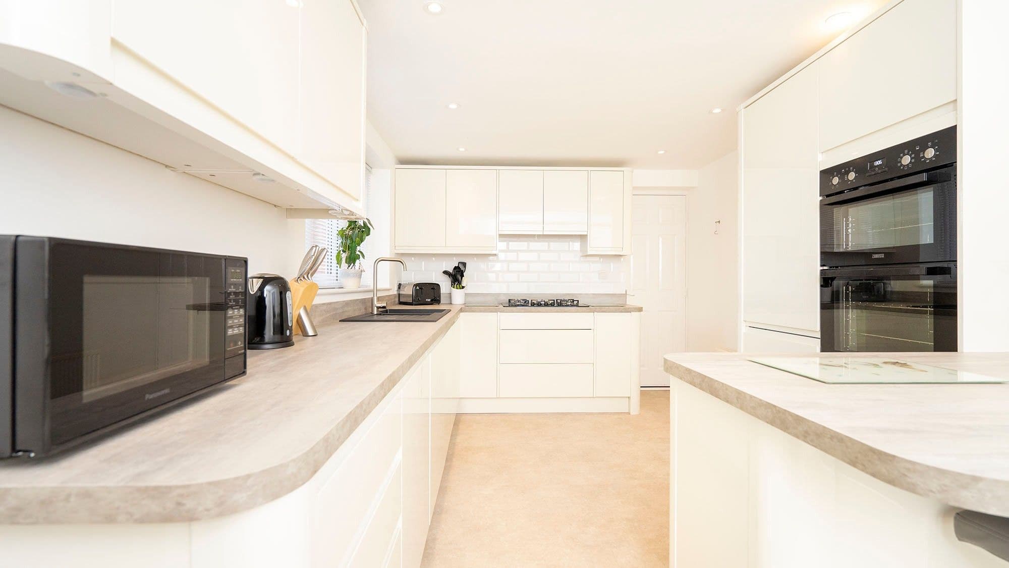 Handleless Kitchen, Kirkby - photo 1