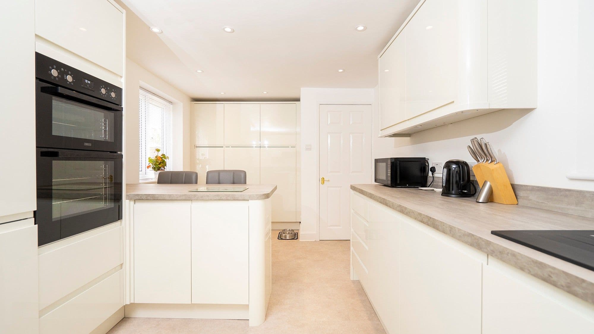 Handleless Kitchen, Kirkby - photo 3