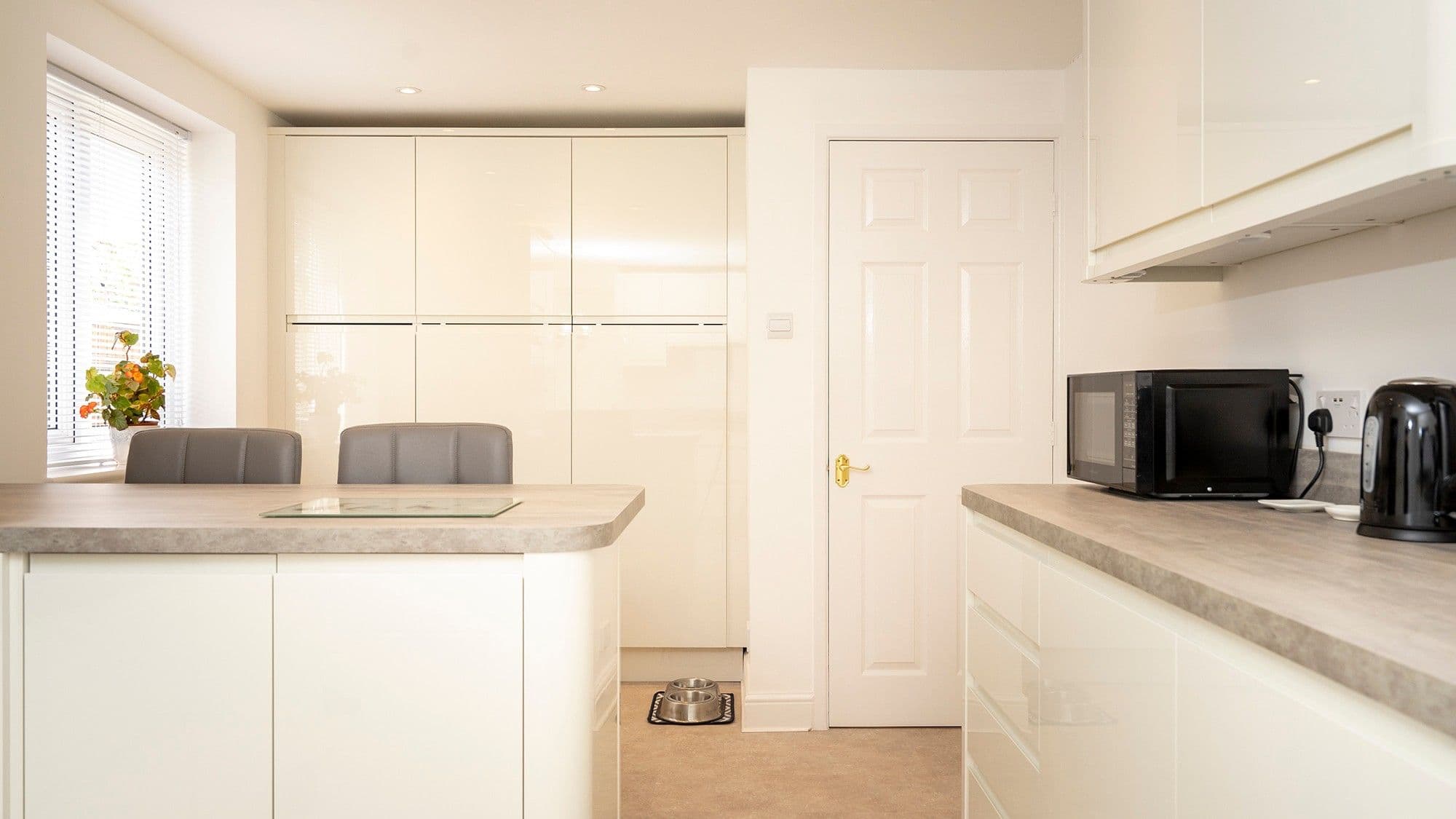 Handleless Kitchen, Kirkby - photo 4