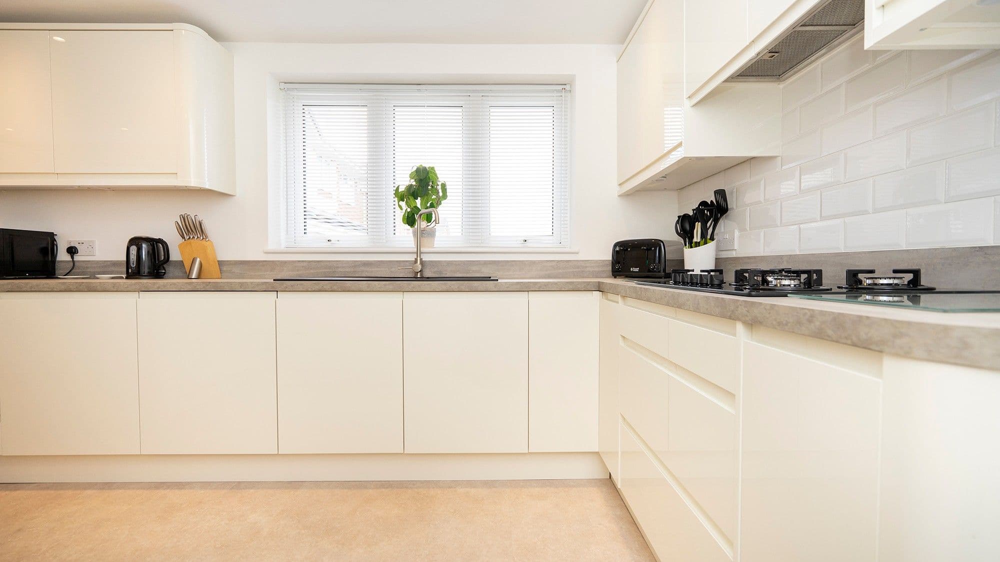 Handleless Kitchen, Kirkby - photo 2