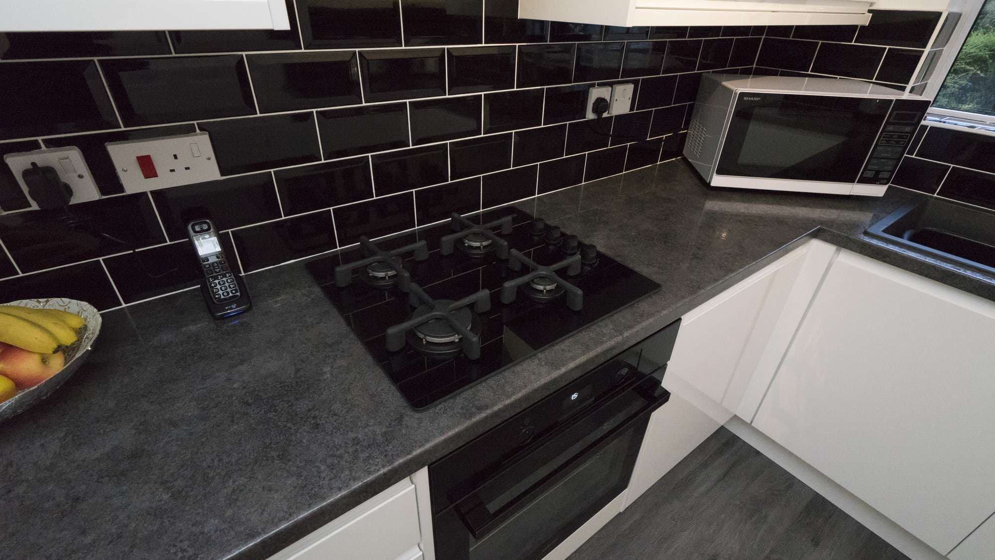 White Handle-less Kitchen, Liverpool - photo 4