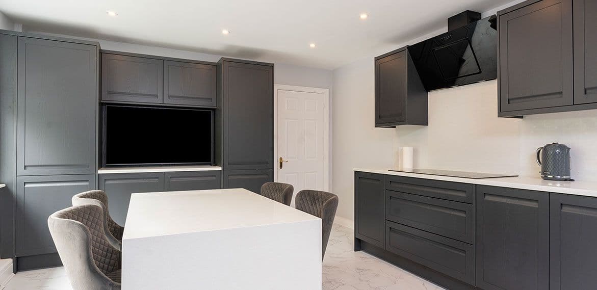 Handle-less Shaker Kitchen, Liverpool - main view